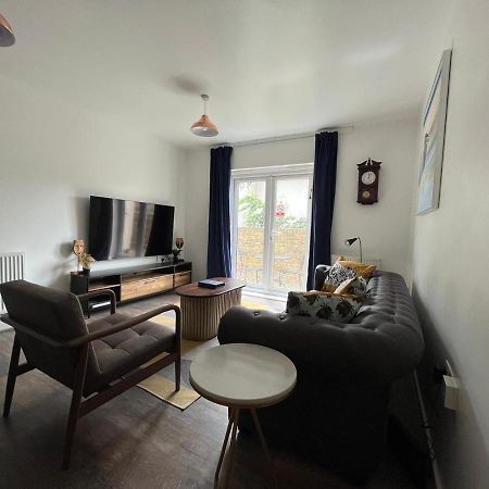 Kent, Dartford Station Apartments Екстер'єр фото