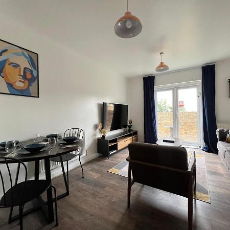 Kent, Dartford Station Apartments Екстер'єр фото