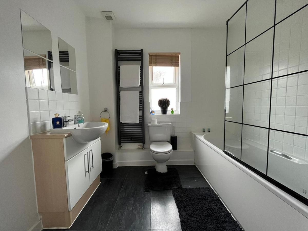 Kent, Dartford Station Apartments Екстер'єр фото