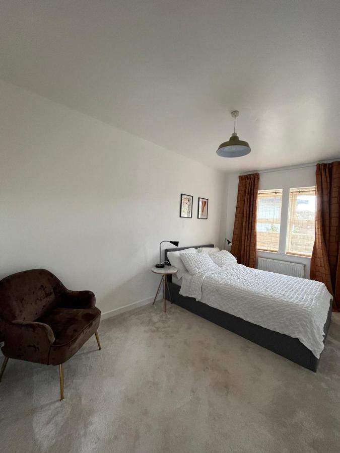 Kent, Dartford Station Apartments Екстер'єр фото