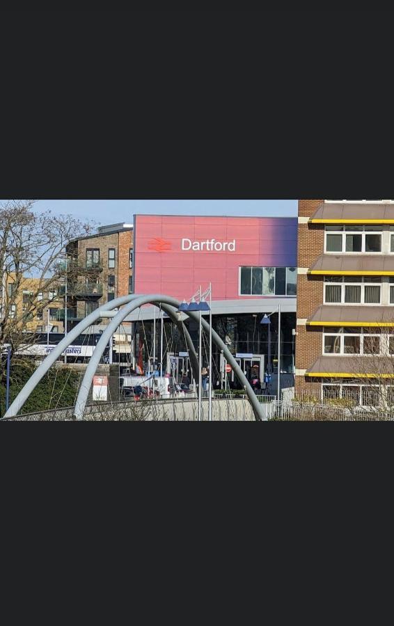 Kent, Dartford Station Apartments Екстер'єр фото
